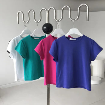 Colored spandex plain short-sleeve t-shirt with cap sleeves and a round neck, true fit, inner tee