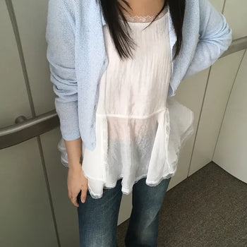 *Muand* Shy Sleeveless Blouse