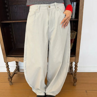 STUDDED POCKET CURVED PANTS