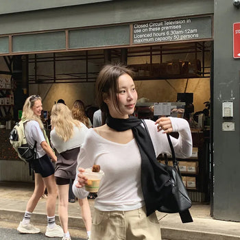 Deli V-Neck Tee