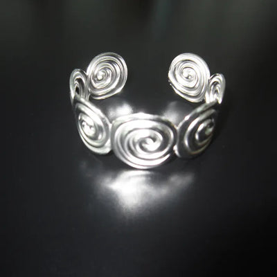 Change Whelk bangle