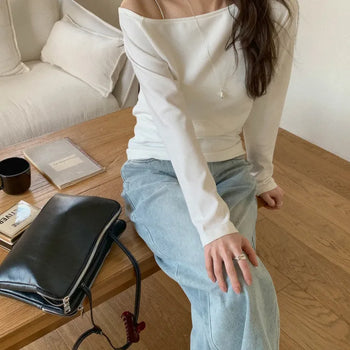 KINS Off-shoulder Tee
