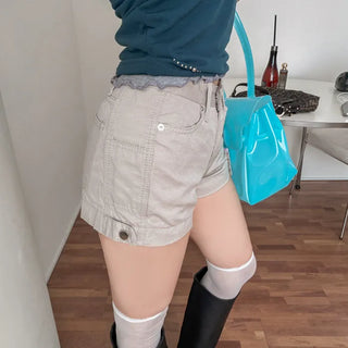Loeq button shorts