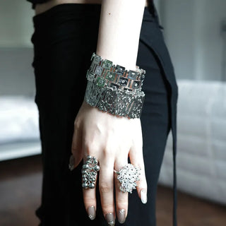 Metal Vertical Bangle