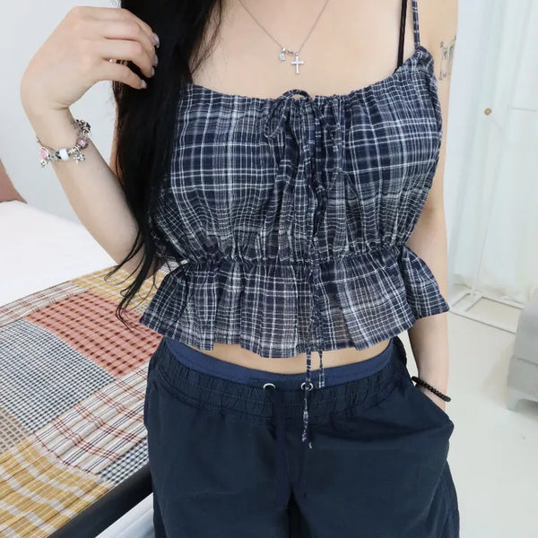 Frill-rich crop sleeveless blouse