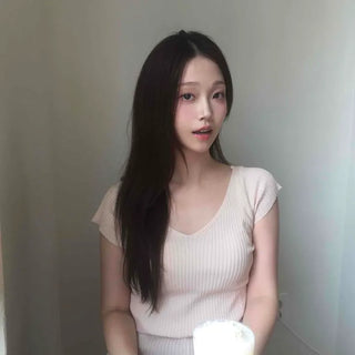 Ribbed V-neck Slim Fit Short Sleeve T-shirt