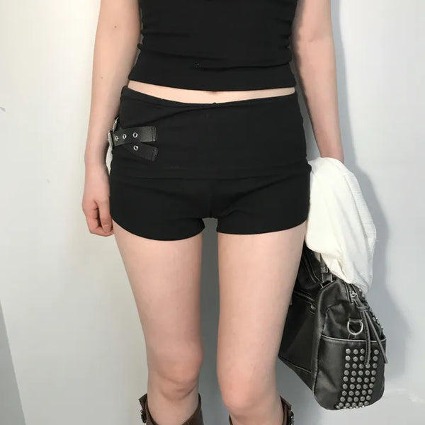 Folding Buckle Rib Shorts / Sturdy material for a body-shaping fit
