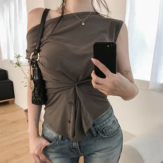 Kaitil Slim Button Off-Shoulder T-shirt