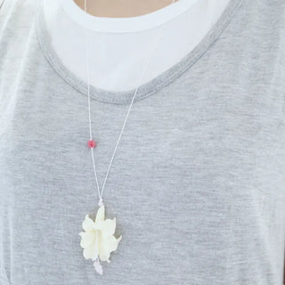 beach flower bead necklace