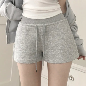Guaranteed Fit, Effortless Stylish Low-Rise Ribbed Elastic Back Pocket 3/4 Length Training Shorts