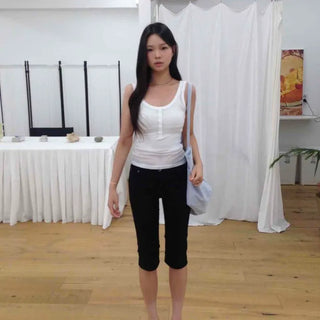 Slim Fit Low-Rise Stretchy Capri Pants