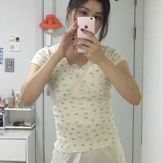 Flower Print Lace V-Neck Slim Fit Layered Short Sleeve T-Shirt