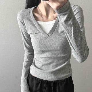 Ribbed V-Neck Crop Layered Integrated Pendant Knit Long Sleeve T-Shirt