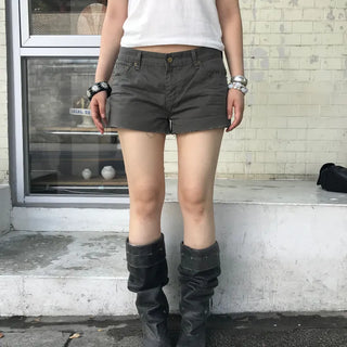 Vintage Khaki Low-Rise Shorts / Shorts / Daily / Casual / Travel Look
