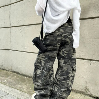 Marron Vintage Hip Camo Wide Cargo Pants
