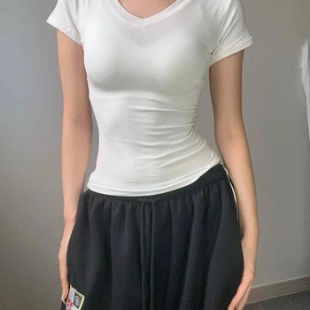 Dough V-Neck Slim Short Sleeve T-Shirt