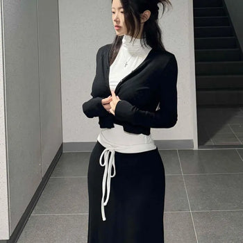 Flower Punching Ribbed V-Neck Slim Fit Crop Knit Cardigan