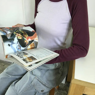 T-shirt with full-length color block raglan sleeves