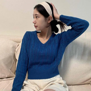 Cable Knit V-Neck Slim Fit Crop Knit
