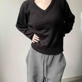 Tuck Tuck Raglan V-neck Loose Knit Top