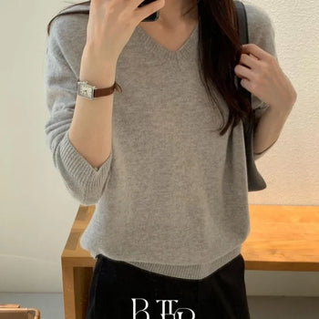 Betty V-neck Cashmere Knit, V-neck Wool Blend Loose Fit Long Sleeve Knit Autumn/Winter Top 4 Colors