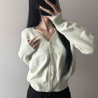 V-neck Loose Fit Cinched Button Line Knit Cardigan