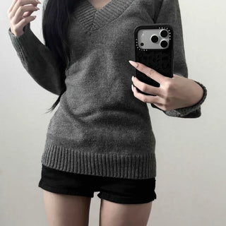Deep V-neck Slim Fit 100% Wool Elastic Knit