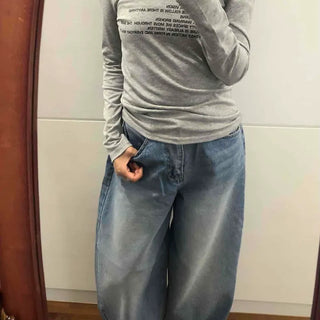 Curved Balloon Mid-Rise Cotton Jeans