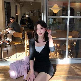 V-neck Lace Inner Ribbon Frill Sleeveless Integrated Slim Fit Long 3/4 Sleeve T-shirt