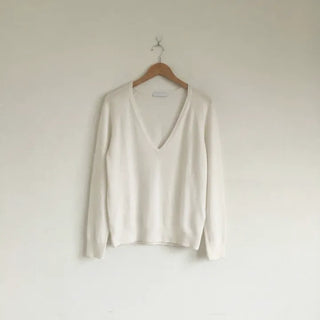 Yuzuki Deep V-neck Knit