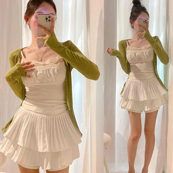 V-neck Delicate Fit Crop Knit Cardigan