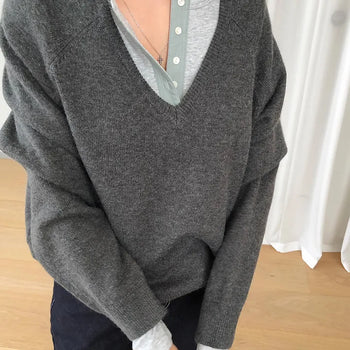 Noah V-neck Knit -