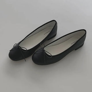 Matte flat shoes