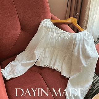 Bagel Ribbon Frill Puff Blouse