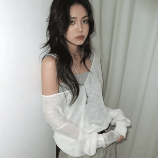 Feda Deep V-Neck Loose Fit Knit
