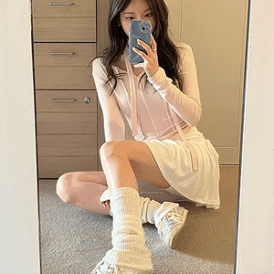W / Socks