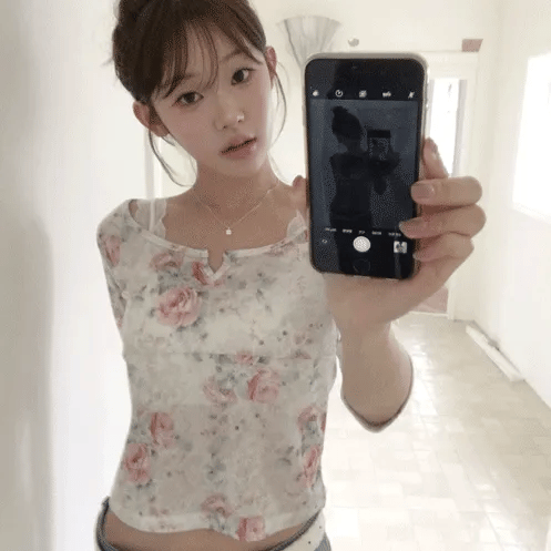 Hike Flower Lace 3-4 Sleeve Top