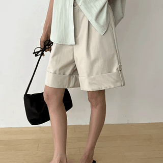 Ibiza Pintuck Back Elastic Cuff Half Pants