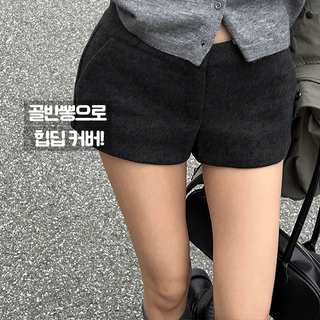Fit-Correcting Wool Shorts