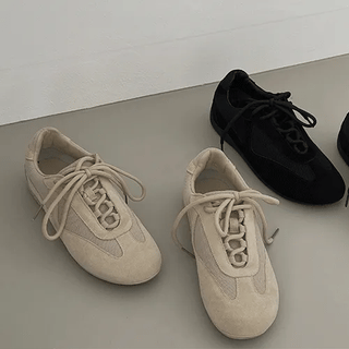 Trois Cowhide Sneakers