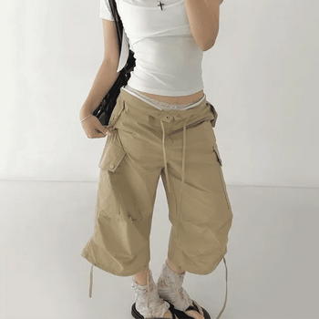 Deltos Capri Cargo Pants