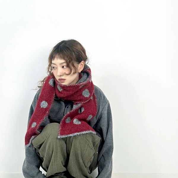 Two-dot knit scarf