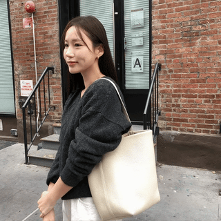 Deon Fisher V-neck Knit