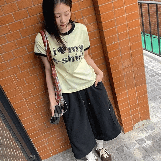 Essini Dot Patch Ringer Short Sleeve T-shirt