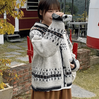 V-neck Nordic button knit hooded cardigan