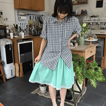 Ruri Color Lace Midi Skirt