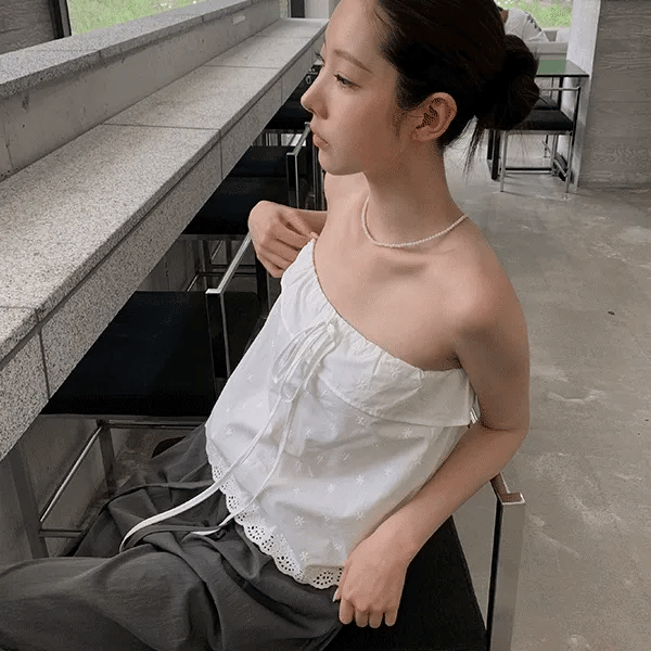 Flower embroidered lace tube blouse
