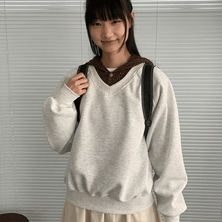 Piken V-neck Oversized Sweatshirt