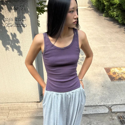 SIDE SLIT STUD SLEEVELESS