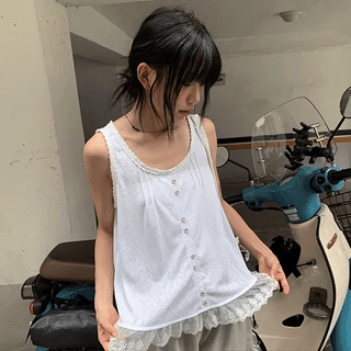 Ryoki Linen Lace Flower Button Sleeveless Top